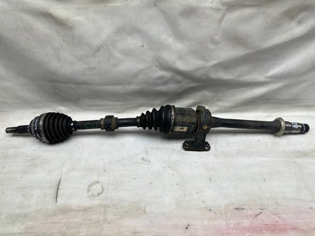 Привід правий 4341033310 TOYOTA