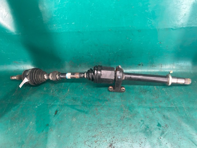Піввісь передня, права 4341078030 TOYOTA