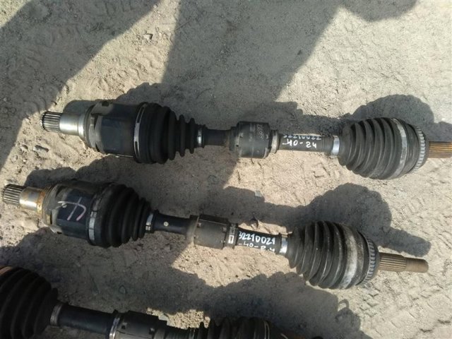 Піввісь передня ліва 4342006600 TOYOTA