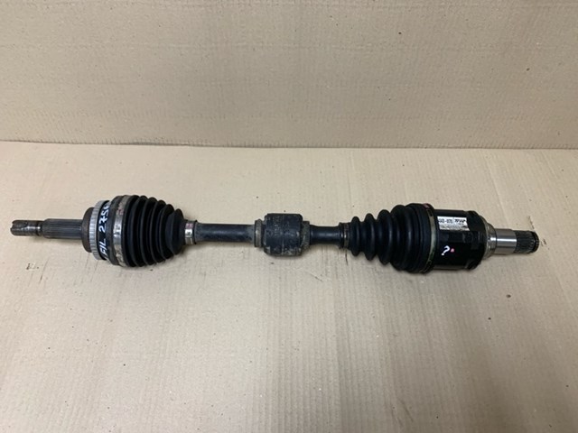 Привід лівий 4342006700 TOYOTA