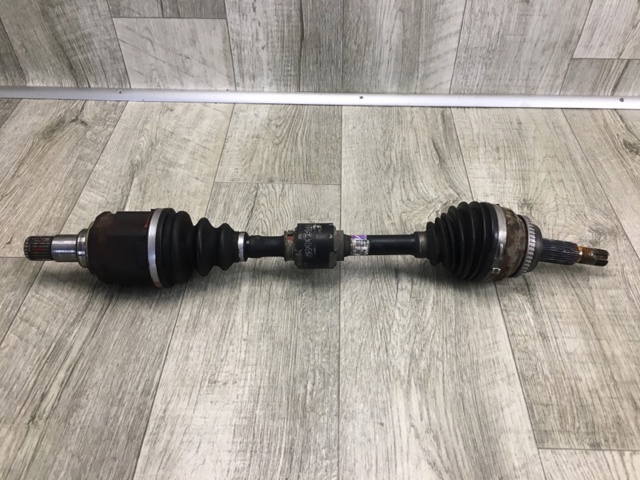 Піввісь передня ліва 434200T011 TOYOTA