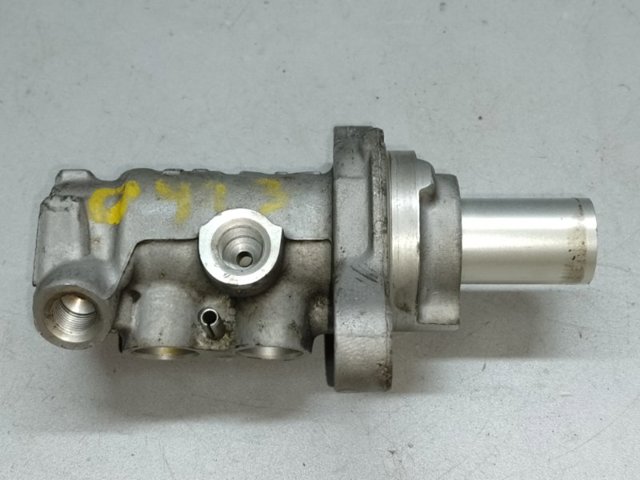 Циліндр гальмівний, головний 460104CU0A NISSAN