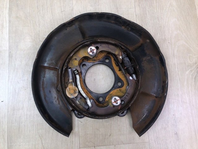 Захист гальмівного диска заднього, правий 4650333080 TOYOTA