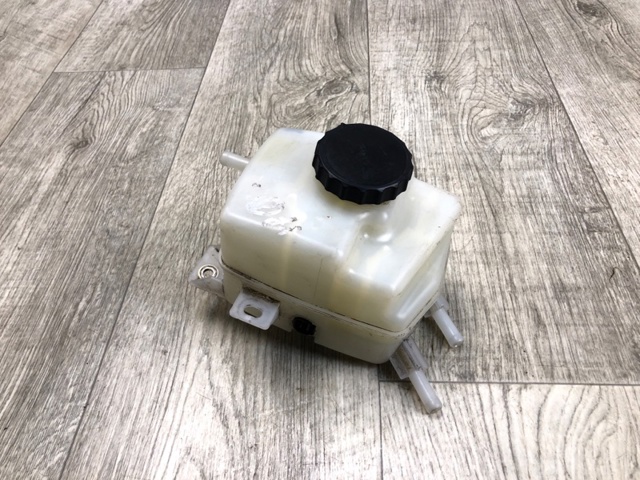 Бачок ГГЦ 4722048220 TOYOTA