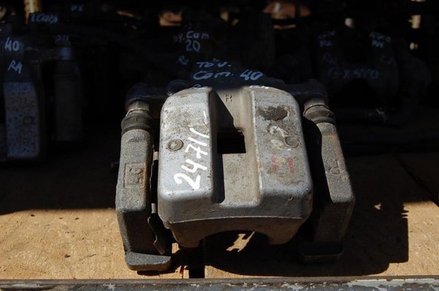 Супорт гальмівний задній правий 4783033210 TOYOTA
