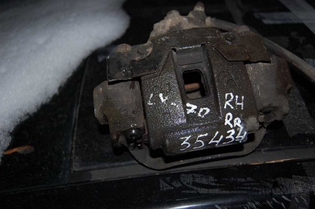 Супорт гальмівний задній правий 4783060080 TOYOTA