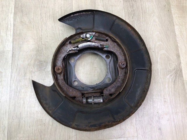 Захист гальмівного диска заднього, правого 4800A032 MITSUBISHI