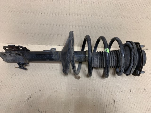 Стійка передня права 4851049255 TOYOTA