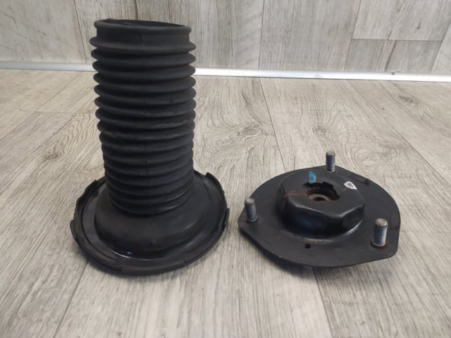 Опора стійки амортизатора переднього 4860906091 TOYOTA