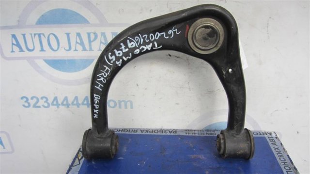 Важіль передньої підвіски верхній, правий 4861004020 TOYOTA
