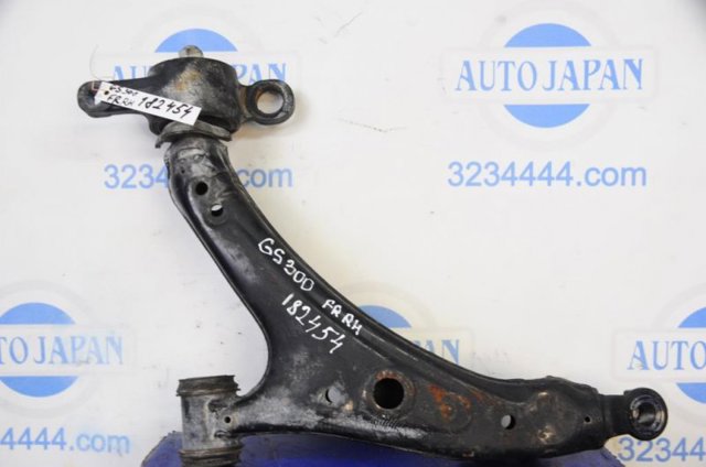 Правий важіль передній нижній підвіски 4862050050 TOYOTA