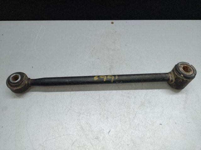 Балансир задній правий 4873048030 TOYOTA