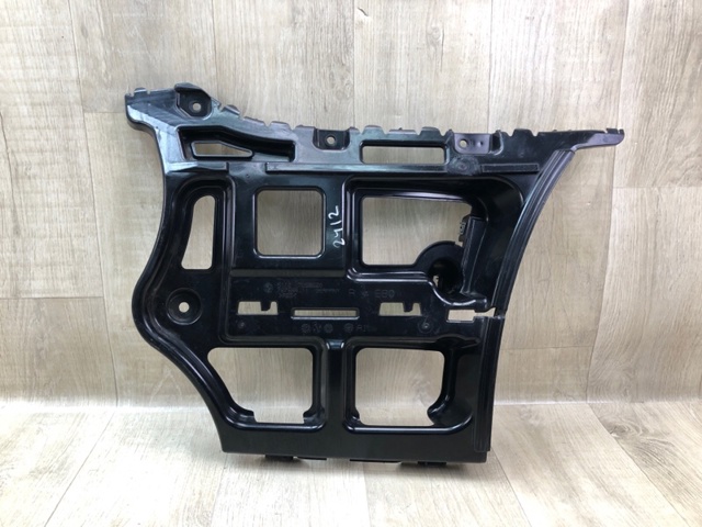 Кронштейн бампера заднього, правий 51127058520 BMW