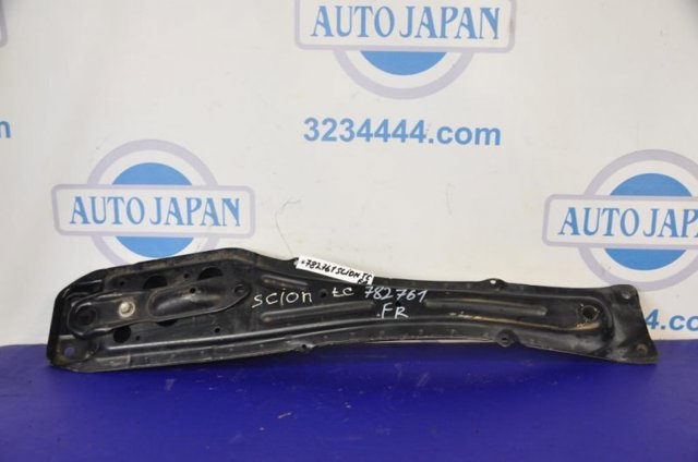 Підрамник двигуна 5120444010 TOYOTA