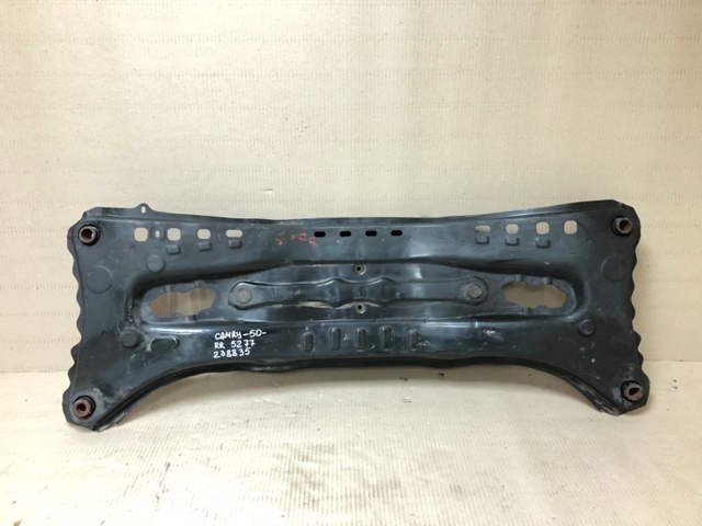 Балка задньої підвіски, підрамник 5120606090 TOYOTA