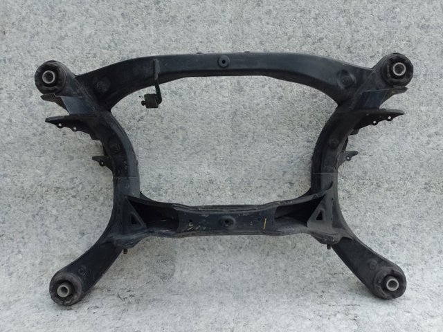Підрамник задній 5120648090 TOYOTA
