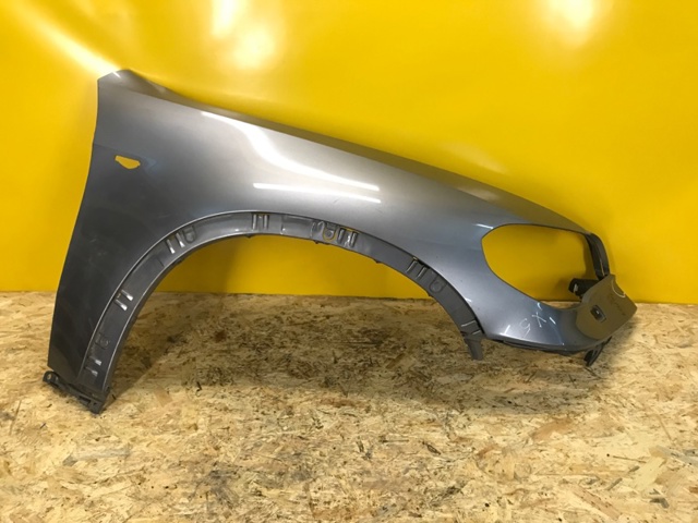 Переднє праве крило 51657222976 BMW
