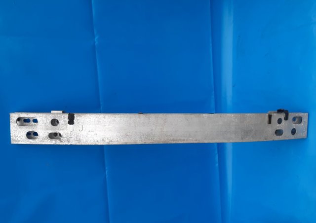 Підсилювач бампера переднього 5202147032 TOYOTA
