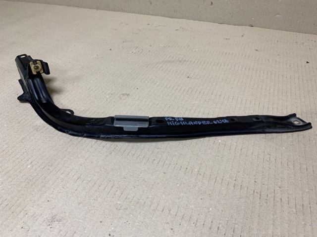Шина бампера переднього 5206148010 TOYOTA
