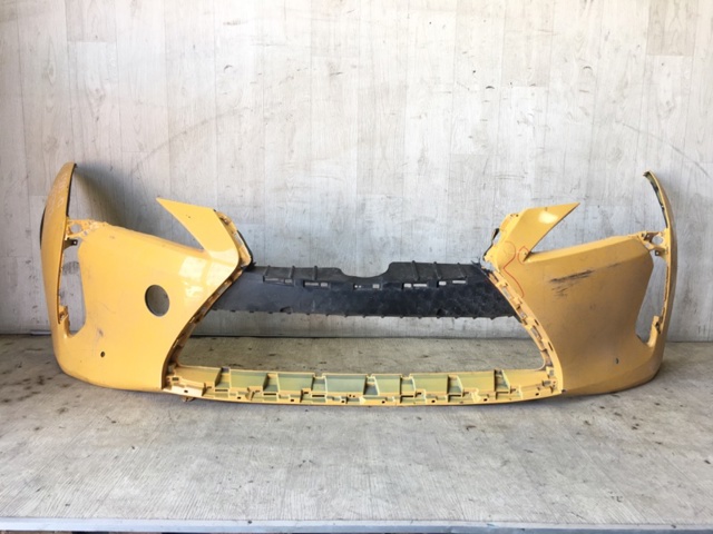 Буфер (бампер) передній 5211911908 TOYOTA
