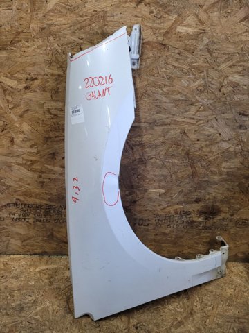 Переднє праве крило 5220C094 MITSUBISHI