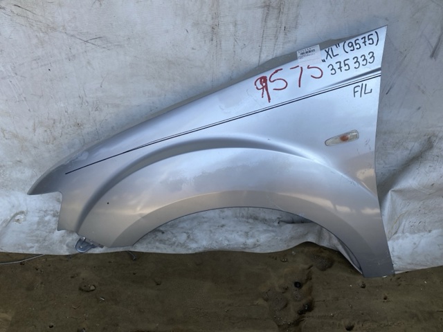 Переднє ліве крило 5220F111 MITSUBISHI