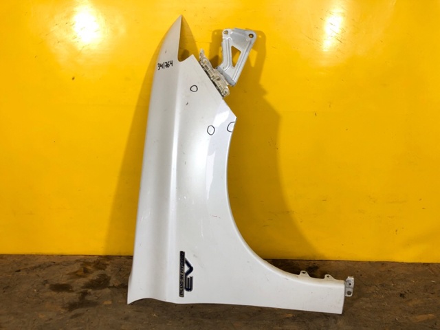 Переднє праве крило 5220G976 MITSUBISHI