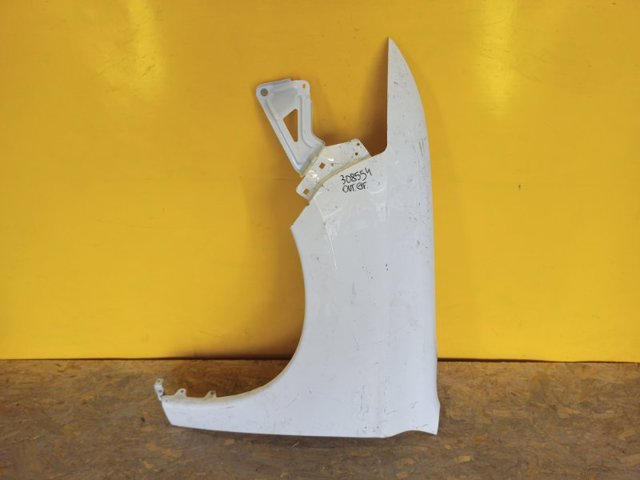 Переднє ліве крило 5220K685 MITSUBISHI
