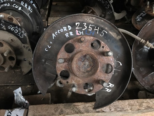 Кулак поворотний правий 52215SEAE03 HONDA