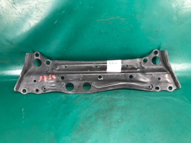 Балка передньої підвіски (підрамник), передня 5225576010 TOYOTA
