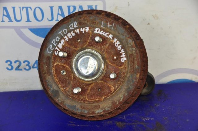 Кулак поворотний лівий 527502F010 HYUNDAI