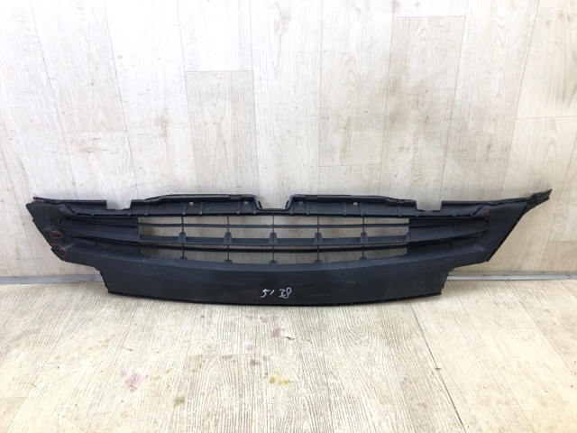 Решітка переднього бампера, нижня 531130R060 TOYOTA