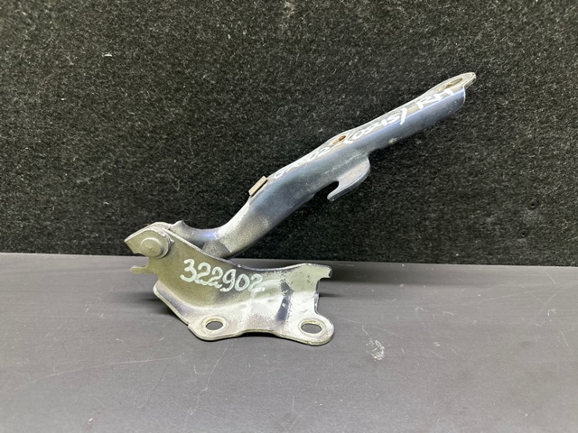 Петля капота, права 5341048020 TOYOTA