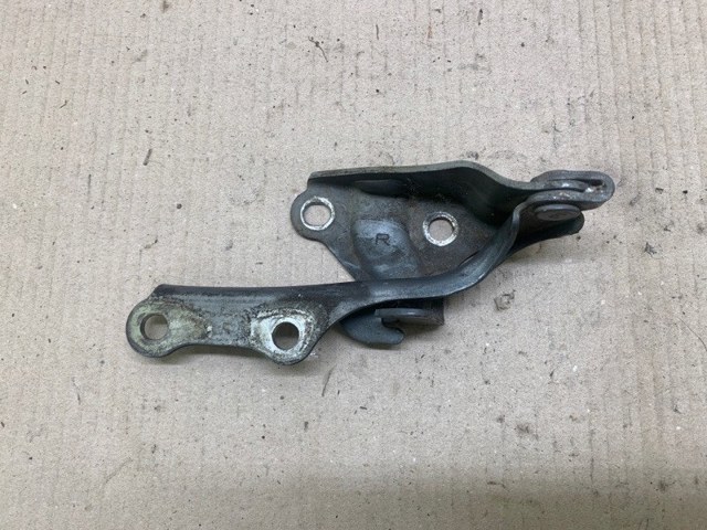 Завіс капота, правий 5341050050 TOYOTA