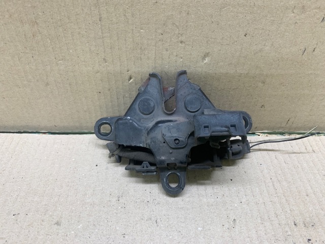 Запор капота (замок і привід замка капота) 5351033240 TOYOTA
