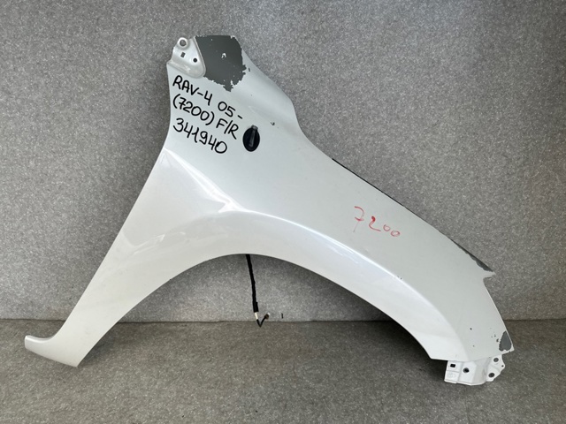 Переднє праве крило 5380142130 TOYOTA