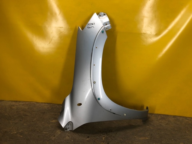 Переднє праве крило 5381142220 TOYOTA