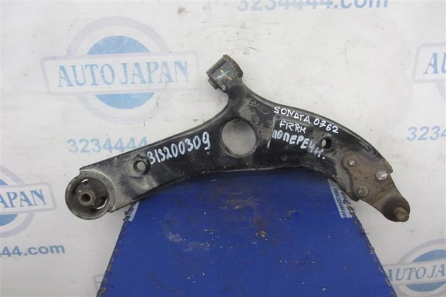 Правий важіль передній нижній підвіски 545014C000 HYUNDAI