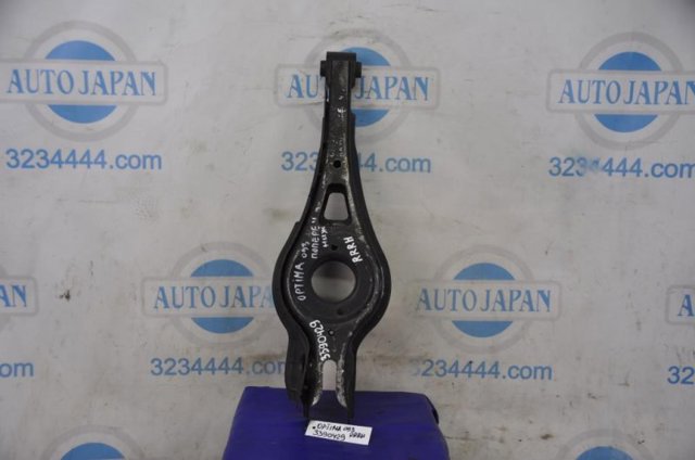 Балансир задній нижній, правий 55220C2110 HYUNDAI
