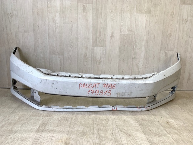 Кожух бампера переднього 561807217D VAG