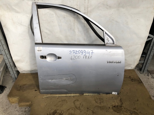 Пасажирські передні двері 5700A176 MITSUBISHI