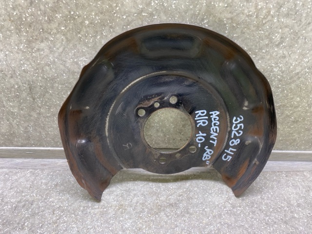 Захист гальмівного диска заднього, правий 583901R100 HYUNDAI