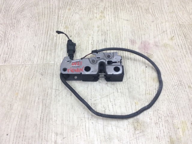 Замок кришки капота 5N0823509B VAG