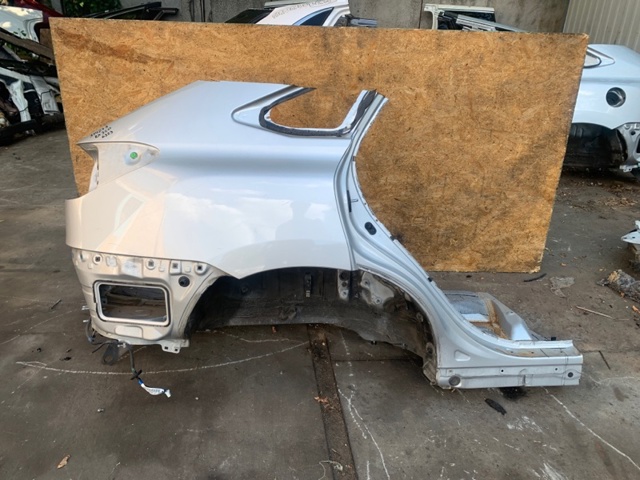 Бічна частина задні праві 616110E061 TOYOTA