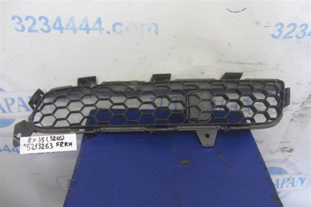 Решітка переднього бампера, права 622561BA2A NISSAN