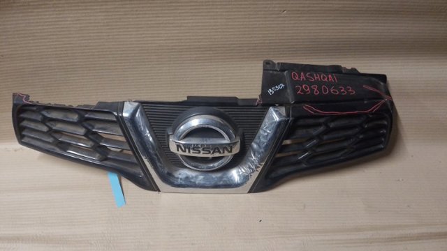 Решітка радіатора Nissan Qashqai +2 1