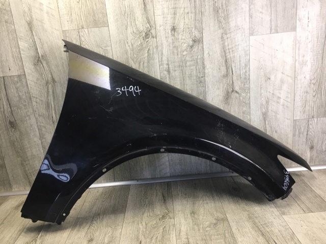 Переднє праве крило 63100CG000 NISSAN