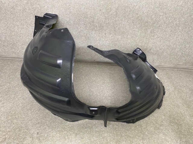 Подкрильнікі переднього крила, правий 638406RR0A NISSAN