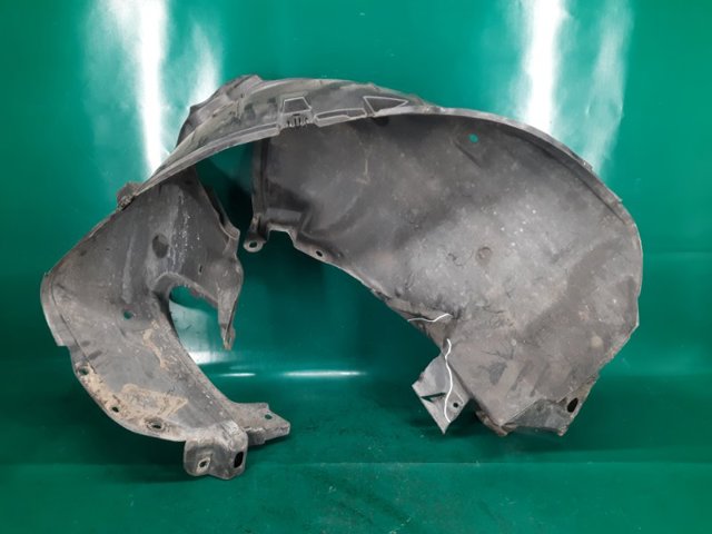 Підкрилки передні праві 63842JM00A NISSAN