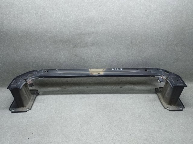Підсилювач бампера переднього 6400F746 MITSUBISHI